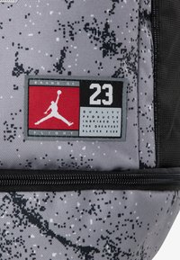 Jordan JAN BACKPACK UNISEX - Sac à dos - cement grey