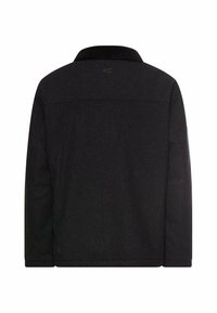 Schwarze Jacke mit einem Kragen, strukturiertem Stoff und geradem Schnitt. Hat ein dezentes Logo-Detail auf dem oberen Rücken.