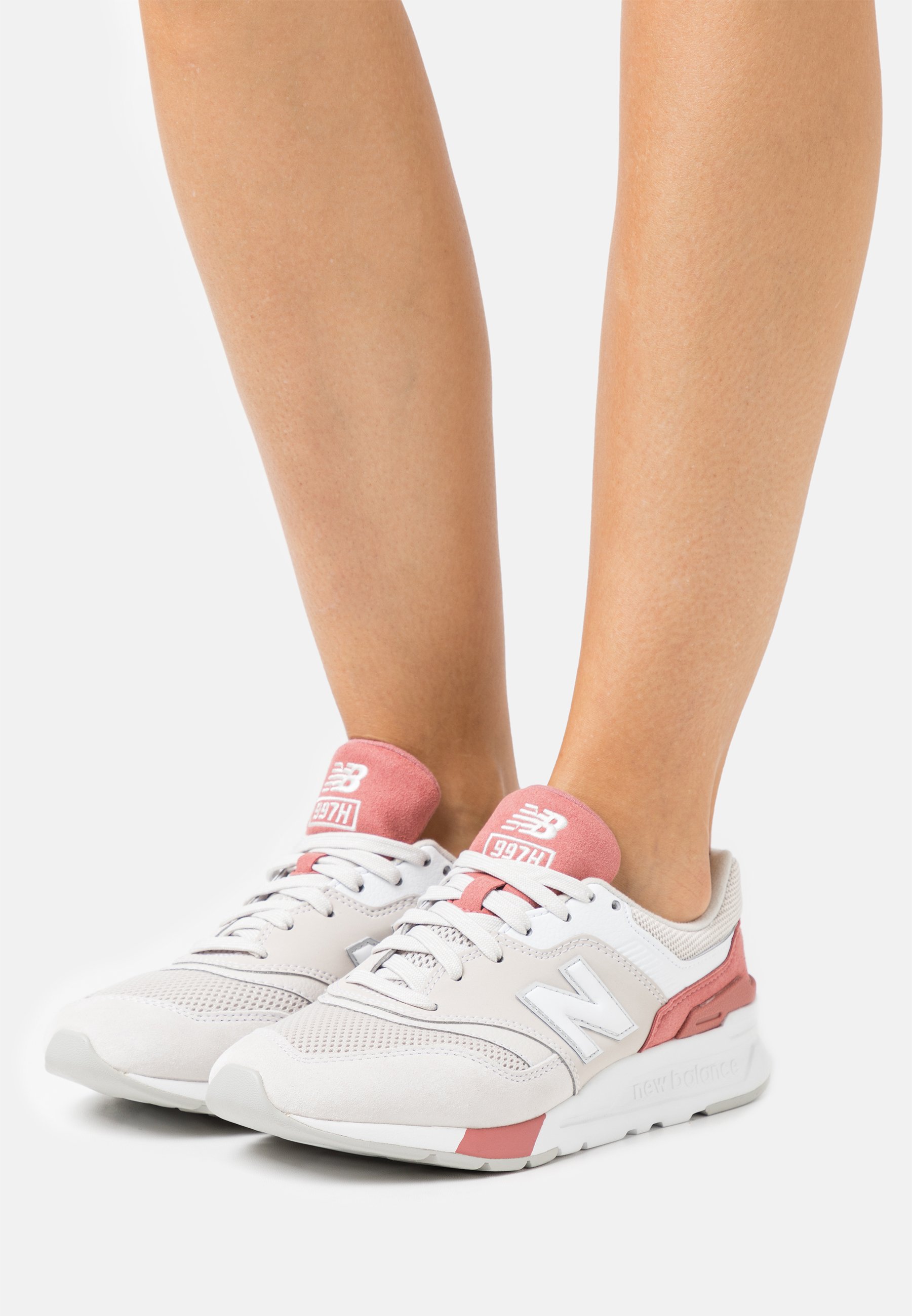 New Balance CW997 - Baskets basses - light pink/beige/beige ... New Balance CW997 - Baskets basses - light pink/beige/beige ...