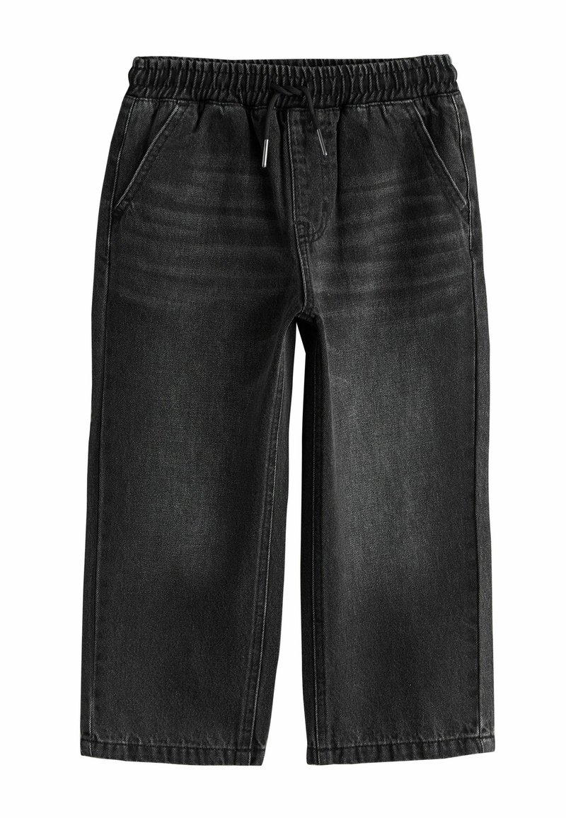 Pantaloni tip jogger din denim negru, cu talie elastică, închidere cu șnur și buzunare laterale. Caracterizate printr-o croială lejeră și textură estompată.