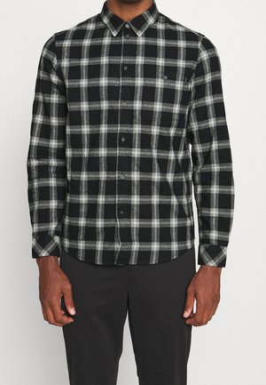 Schwarzes und graues Karo-Hemd mit Spread-Kragen und langen Ärmeln, ausgestattet mit einer Brusttasche und einer glatten Textur.