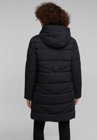 Esprit Abrigo de invierno - black