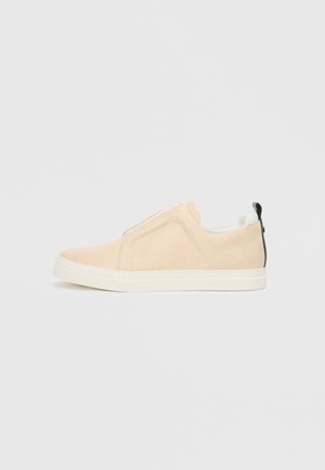 Tenisky - used white