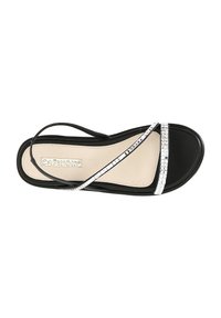 Sandali flat neri con suola liscia, caratterizzati da cinturini incrociati adornati con piccole decorazioni quadrate riflettenti sulla parte superiore.