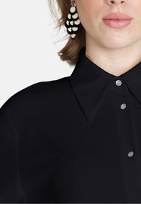 Jascha Stockholm Blúzka so zapínaním na gombíky - black