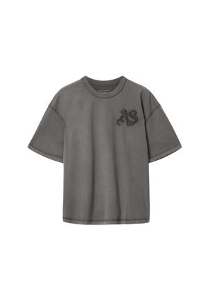 Grijze oversized T-shirt met korte mouwen en een zwart geborduurd "AS"-logo op de linkerborst en een geribbelde ronde hals.