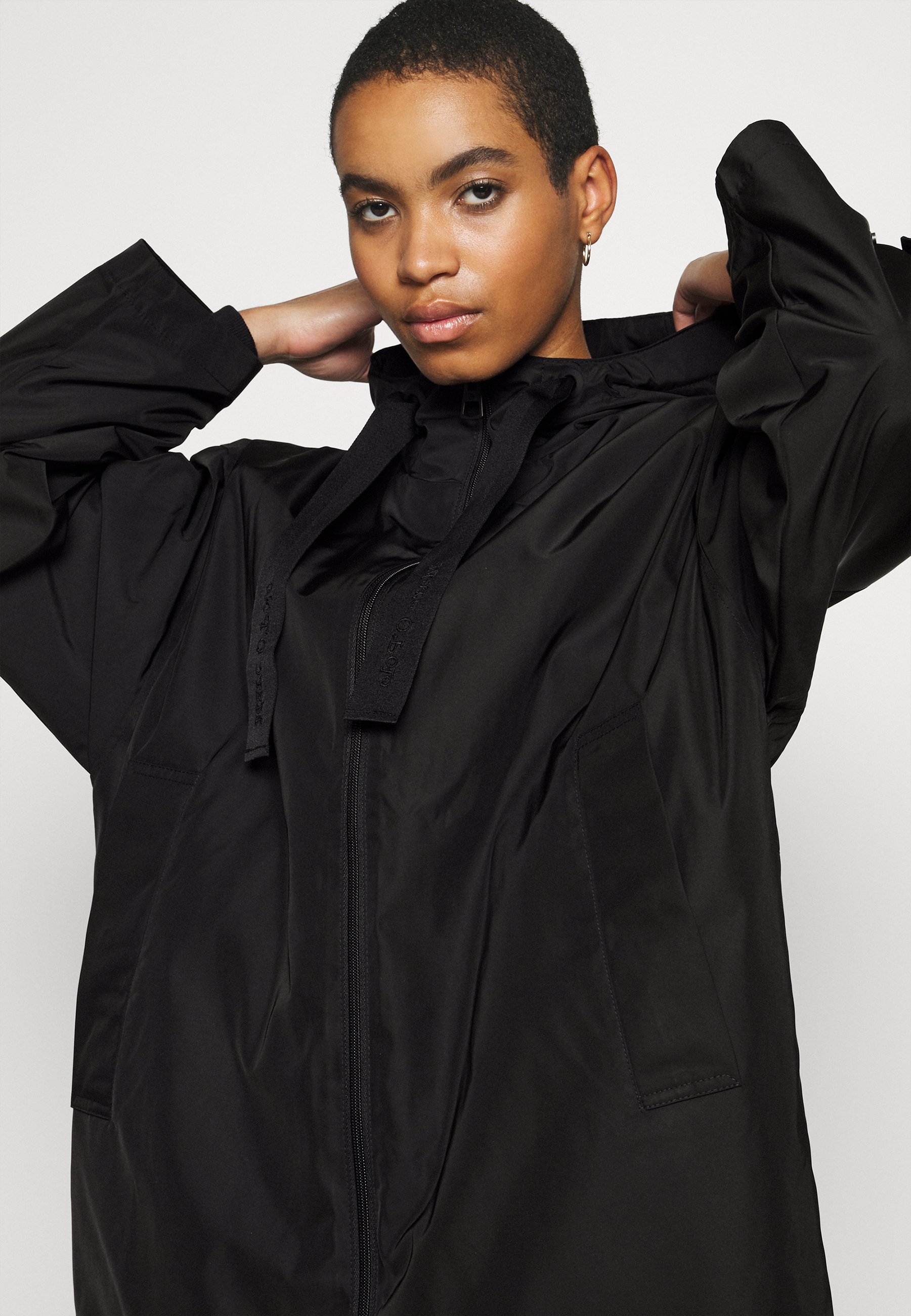 drawstring waterproof jacket