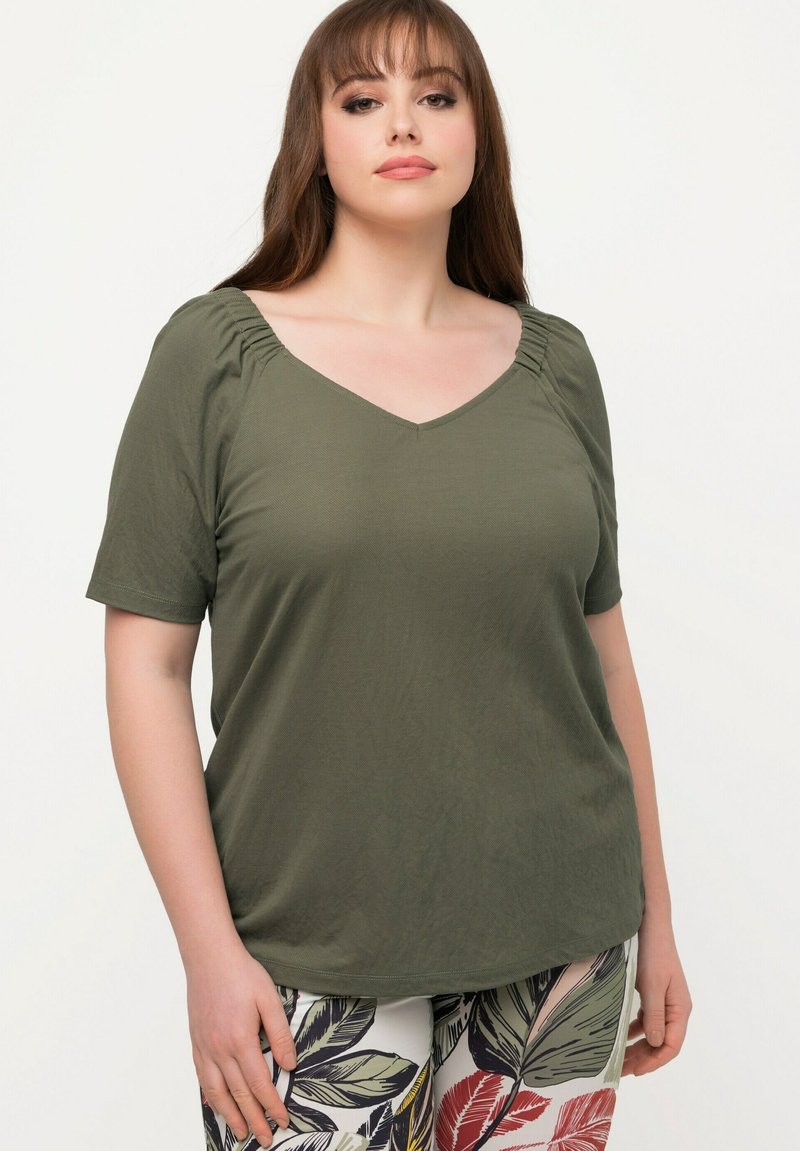 Ulla Popken T-shirt basic - khaki