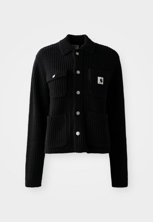 Cardigan noir à côtes avec col, poches avant plaquées et boutons en métal argenté. Présente un patch logo sur la poche poitrine. Texture douce.
