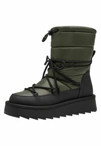 Zielony nylonowy botek na kostkę z czarną gumową podeszwą, sznurowany, z wyściełaną cholewką i podeszwą z bieżnikiem w zygzak.