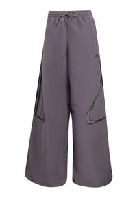 Unselected, grey strata black