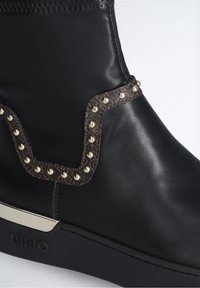 LIU JO Höga sneakers - black