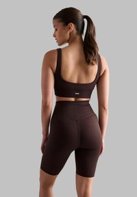 aim’n® RIBBED HIGH SEAMLESS BIKER SHORT - Legingi - cacao