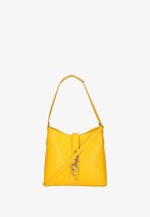 Geel leren handtas met een gestructureerd ontwerp, vlakke bodem, verstelbare schouderriem en een frontsluiting met een sleutelhangerdetail.