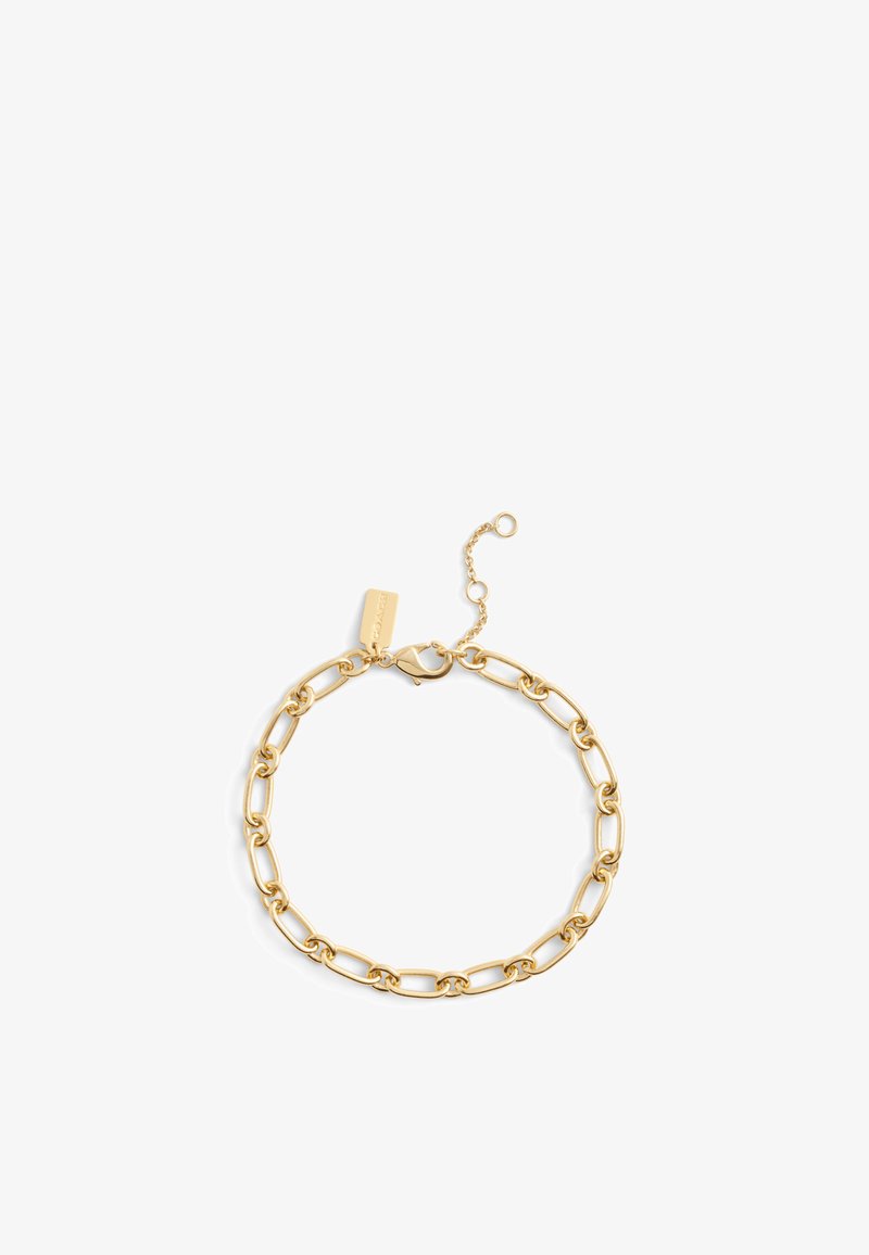 Guld metallkedja armband med ovala och rektangulära länkar, en kräfta lås och en justerbar kedja med en tagg.