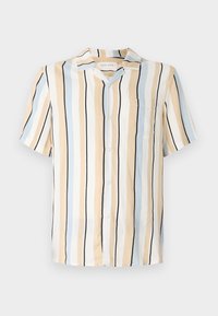 Camicia a maniche corte con bottoni, caratterizzata da righe verticali in beige, azzurro chiaro, bianco e nero. Include una tasca sul petto e un colletto da campeggio.