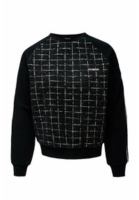 Sweatshirt noir avec un panneau avant texturé arborant un motif à carreaux blancs et un petit logo de marque brodé sur la poitrine.