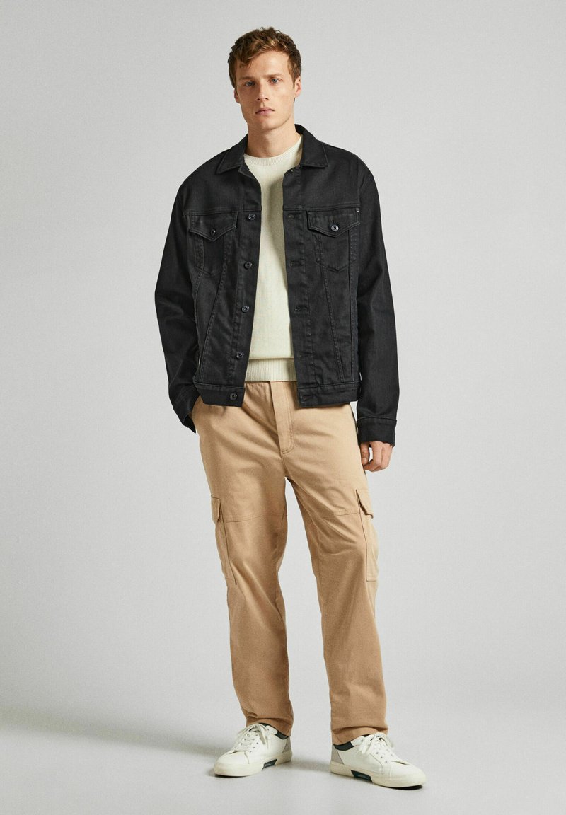 Pepe Jeans Cargobroek kaki Pepe Jeans Cargobroek kaki