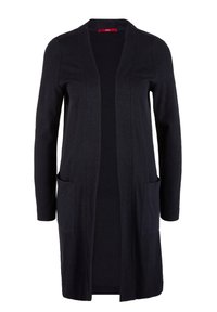 Černý dlouhý cardigan vyrobený z měkké tkaniny, s otevřeným předním dílem, dlouhými rukávy a dvěma předními kapsami. Žádné viditelné vzory nebo detaily.