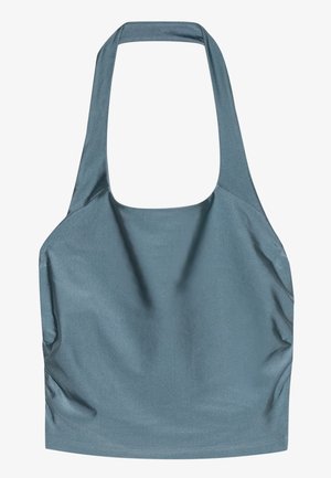 Top s halter izrezom u prigušenoj plavoj boji, napravljen od glatkog, sjajnog materijala, s detaljima nabrane tkanine sa strane i kvadratnim izrezom.