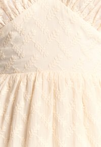 ST MRLO Robe longue - cream