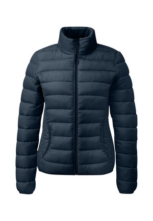 Marineblauwe donsjas met een hoge kraag, horizontale doorgestikte naden, een volledige ritssluiting aan de voorkant en zijzakken. Zachte, gladde textuur, lichtgewicht ontwerp.