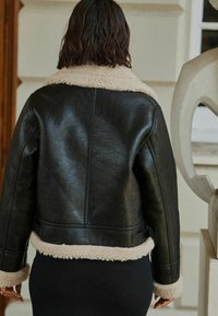 Next AVIATOR - Kerge jope - black