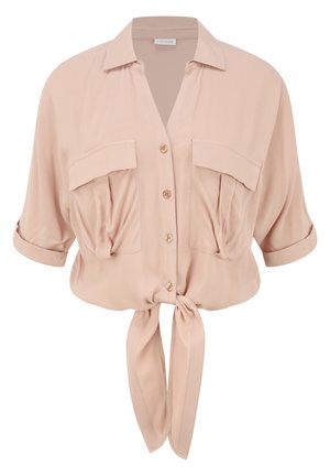 Blusa corta a maniche corte di colore rosa chiaro, con colletto, due tasche sul petto, vita legata e bottoni dorati; tessuto liscio con una vestibilità comoda.