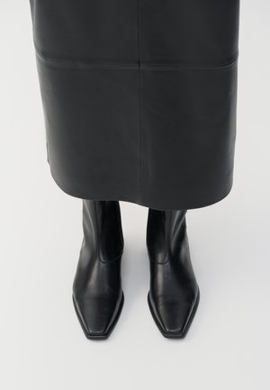 Klassiset nilkkurit - black