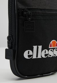 Ellesse - TEMPLETON - Bandolera - black/charcoal marl - 3