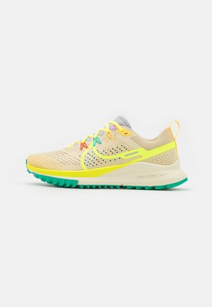 Nike Performance, Chaussures de running - beige