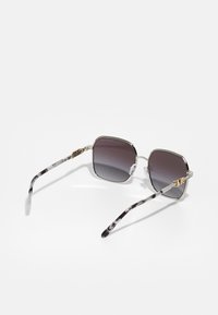 Michael Kors CADIZ - Ochelari de soare - shiny silver-coloured/navy