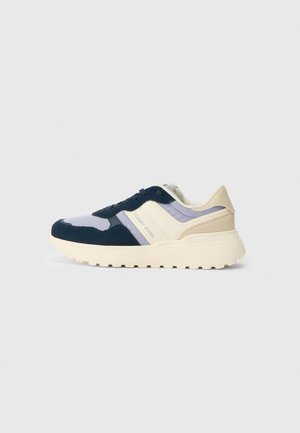 CLEATED RUNNER - Baskets basses - dark night navy
