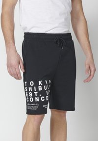 Koroshi BERMUDA JOGGER - Kratke hlače - black