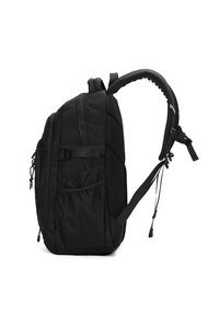 Zaino nero realizzato in tessuto resistente, dotato di schienale imbottito, inserti in rete, spallacci regolabili e tasche laterali elastiche.