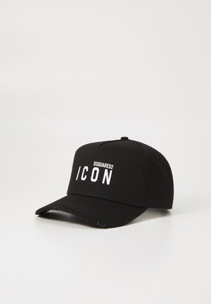 Casquette noire en tissu, dotée d'une sangle ajustable. L'avant affiche le texte "DSQUARED2 ICON" en lettres blanches capitales.
