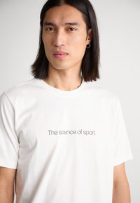 adidas Originals FASHION - Μπλουζάκι με στάμπα - white