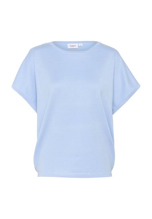 Jasnoniebieska bluzka z krótkim rękawem o luźnym kroju, okrągłym dekolcie i miękkiej teksturze. Prosty design bez wzorów i widocznych elementów metalowych.
