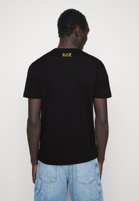 EA7 Emporio Armani Majica kratkih rukava s printom - black