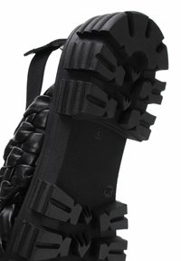 Derimod Sandalias de senderismo - black