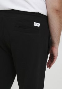 Solid SDTAMBERT BT REGULAR FIT - Trainingsbroek - black