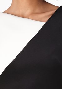 Calvin Klein COLORBLOCK DRESS - Robe fourreau - black/chalk