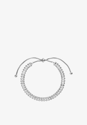 Zilveren verstelbare armband met heldere rechthoekige en ronde kristallen, een gevlochten ketting en een schuifsluiting voor maatverstelling.
