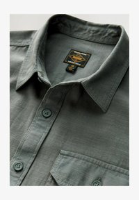 Izbrano, khaki green