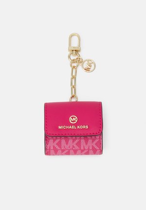 TRAVEL CLIPCASE FOR AIRPODS - Övriga accessoarer - rubin red