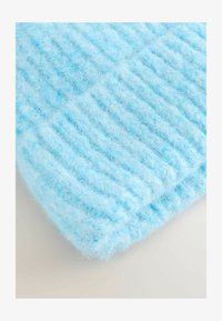 Atlasīts, light blue