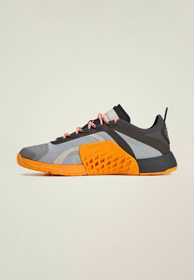 adidas by Stella McCartney DROPSET - Träningsskor - core black crew orange clear onix