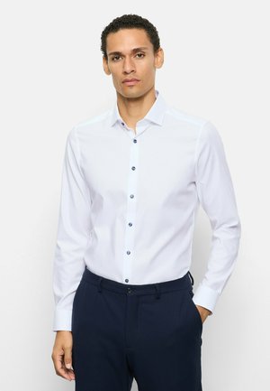 BODY FIT BUSINESS - Shirt - weiß