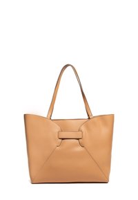 Skórzana torba tote w tanowym kolorze o szerokim, strukturalnym kształcie, z podwójnymi uchwytami oraz kontrastowym szwem. Zauważalny projekt przedniego panelu z centralnym akcentem.
