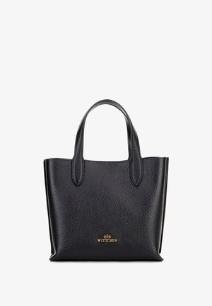 Schwarze Lederhandtasche mit strukturiertem Oberflächen, zwei robusten Griffen und goldfarbigem Logo an der Basis. Einfaches rechteckiges Design.